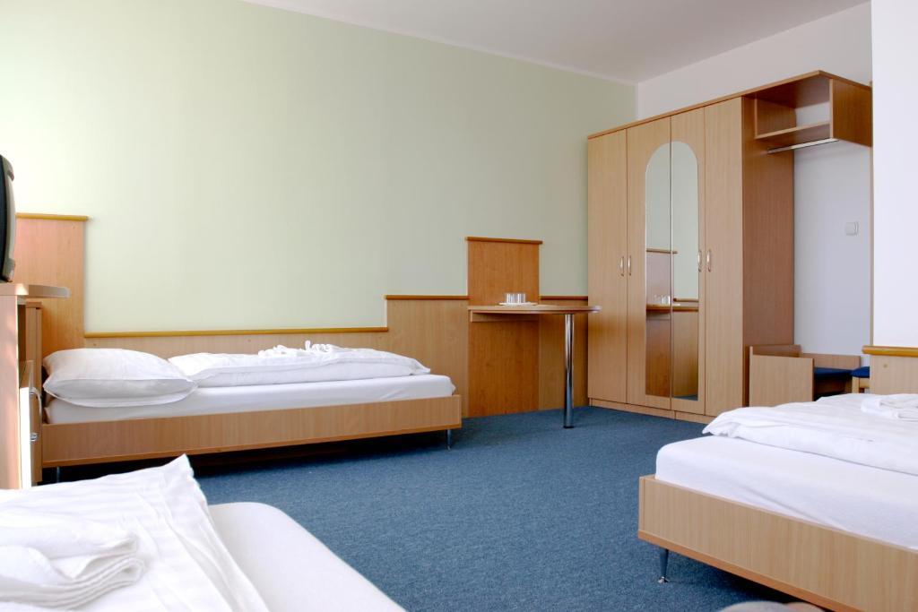 Garni G Hotel Žilina Exterior foto